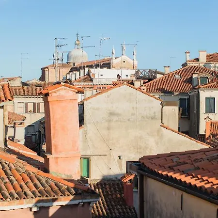LOVERSINITALY Romantic Apartments - Altana&Jacuzzi-3